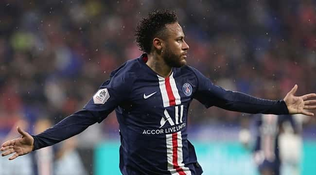 Neymar atıyor Paris SG kazanıyor