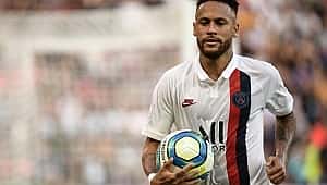 Neymar'dan protestolar altında süper gol