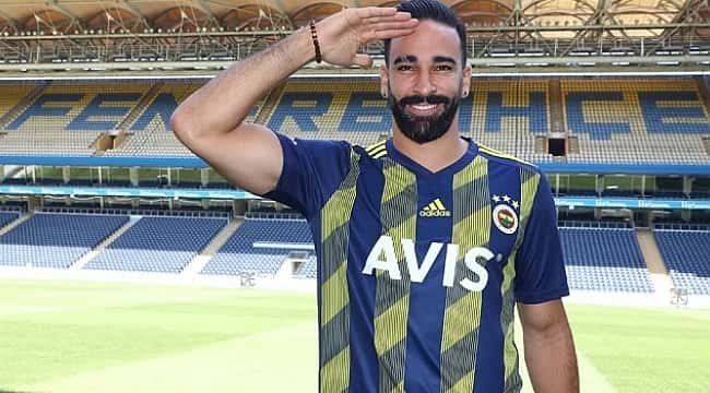 Adil Rami'den asker selamı