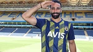 Adil Rami'den asker selamı