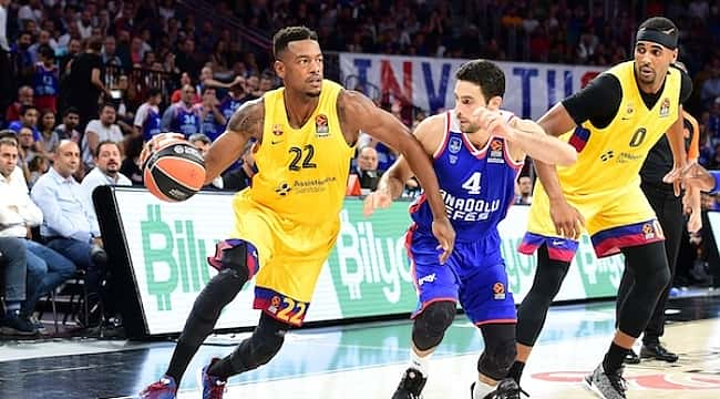 Anadolu Efes Barcelona'ya boyun eğdi