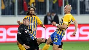 Burak Yılmaz'a sakatlık şoku