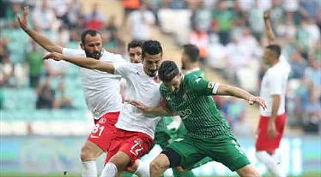 Bursaspor 10 kişi kalınca açıldı