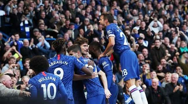 Chelsea kazandı, Tottenham takıldı