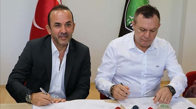 Denizlispor'da Mehmet Özdilek imzayı attı