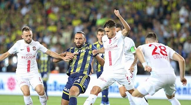 Fenerbahçe'ye Antalyaspor darbesi