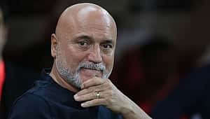 Kayserispor Hikmet Karaman'la devam kararı aldı