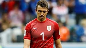 Muslera Peru maçı kadrosundan çıkartıldı