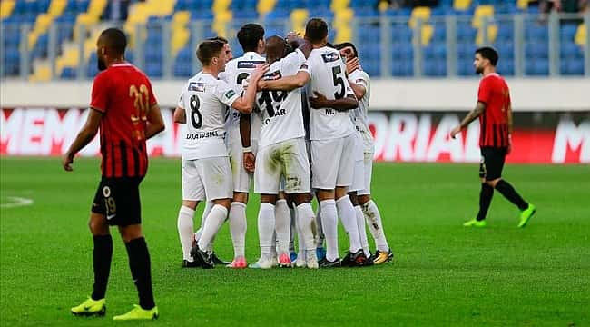 Yukatel Denizlispor Başkent'ten galip dönüyor