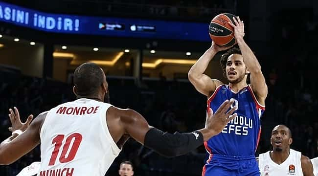 Anadolu Efes fark attı, Shane Larkin Euroleague rekoru kırdı