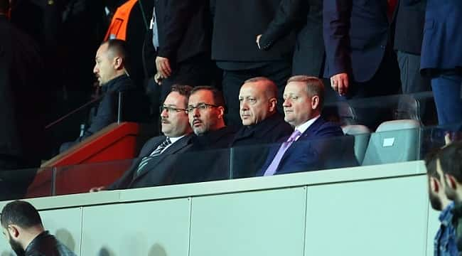 Başakşehir - Roma maçını Cumhurbaşkanı Erdoğan da izledi