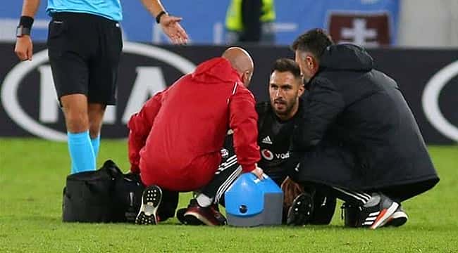 Beşiktaş'ta Victor Ruiz sakatlandı