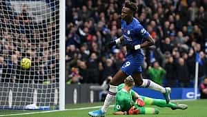 Chelsea kazanmaya devam ediyor