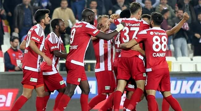 DG Sivasspor liderliğe yükseldi