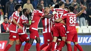 DG Sivasspor liderliğe yükseldi