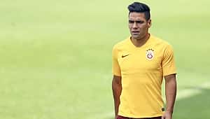 Falcao ilk yarıyı kapattı