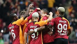 Galatasaray 4 dakikada 3 puan aldı