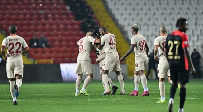 Galatasaray Gaziantep'ten galibiyetle dönüyor