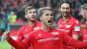 Lider Mönchengladbach'a Berlin çelmesi