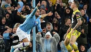 Manchester City Agüero ve Walker'le kazandı