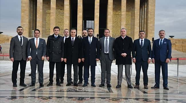 MKE Ankaragücü'nün yeni Yönetimi'nden Anıtkabir'e ziyaret