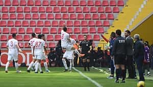 Sivasspor Kayseri'den lider dönüyor