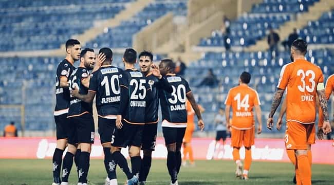 Alanyaspor antrenman havasında tur atladı