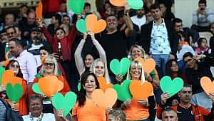 Aytemiz Alanyaspor'un yabancı taraftar grubu maçları kaçırmıyor