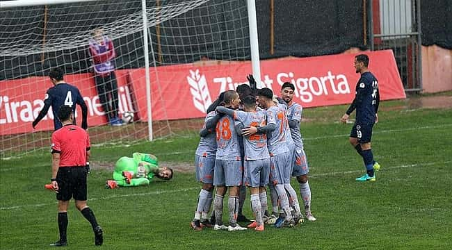 Başakşehir Hekimoğlu Trabzon'u tek golle geçti