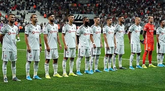 Beşiktaş 4 futbolcunun gönderileceği haberlerini yalanladı