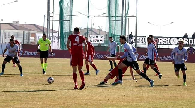 Beşiktaş soğuk terler dökerek turladı