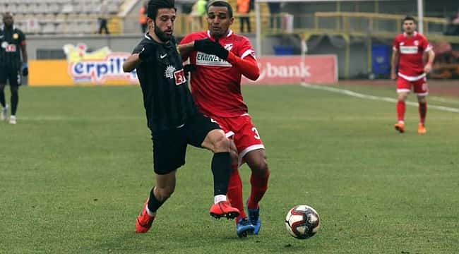 Boluspor 9 kişiyle Eskişehirspor'dan 1 puan aldı