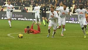 Çaykur Rizespor Malatya'dan üç puan çıkardı