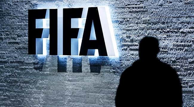 FIFA, Blatter'in Platini'ye verdiği 2 milyon İsviçre frangının iadesini istedi