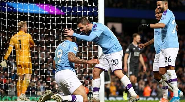 Manchester City Leicester City'yi geriden gelip devirdi