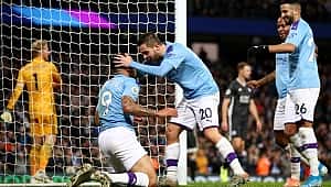 Manchester City Leicester City'yi geriden gelip devirdi