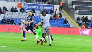 Medipol Başakşehir 2-0'la turladı
