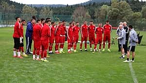 Sivasspor 10 bininci kombinesini sattı