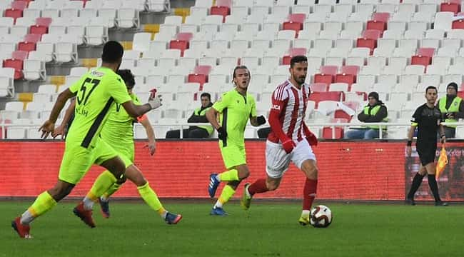 Sivasspor Esenler'e yenilerek tur atladı