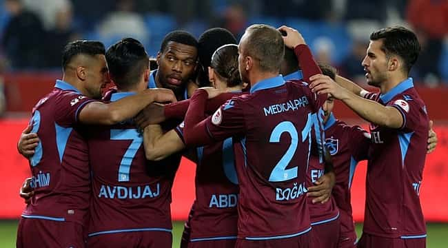 Trabzonspor dört gollü galibiyetle tur atladı