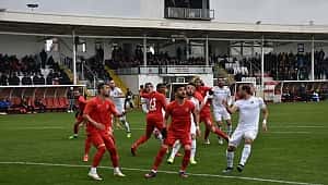 Ümraniyespor ile Akhisarspor'un mücadelesinde kazanan çıkmadı