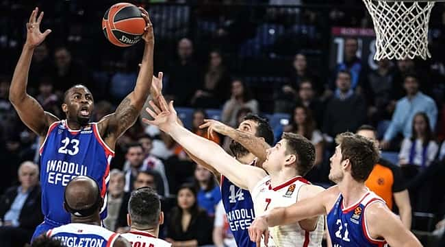 Anadolu Efes Milano engelini kolay aştı