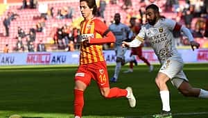 Ankaragücü 10 kişiyle Kayseri'den puan çıkarttı