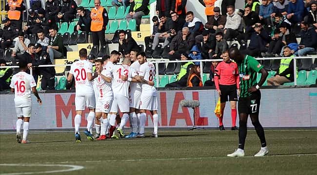 Antalyaspor deplasmanda Yukatel Denizlispor'u 3-0 yendi