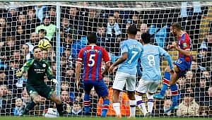 Cenk Tosun'lu Crystal Palace'tan Manchester City'ye çelme