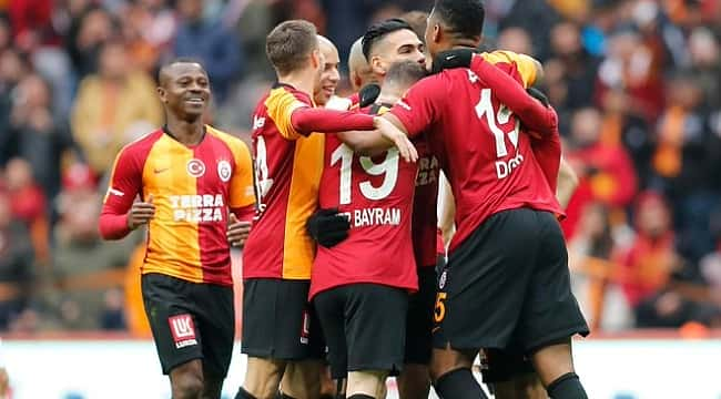 Galatasaray ikinci yarıya galibiyetle başladı