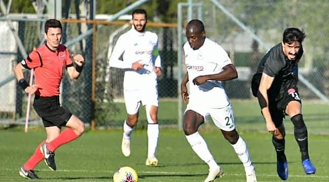 Konyaspor Ümraniyespor'le yenişemedi