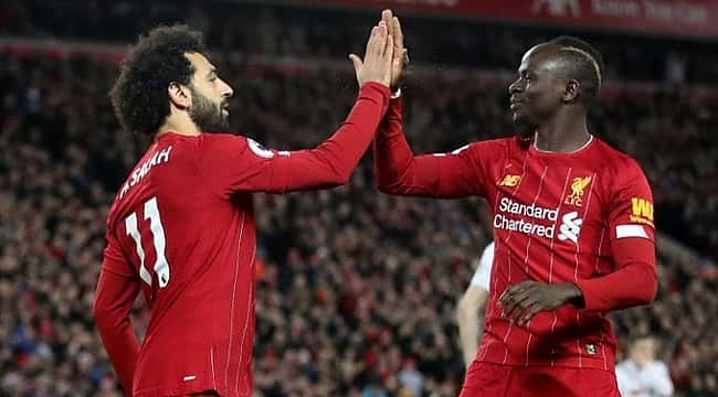 Liverpool bir maç eksiğiyle 13 puan fark attı