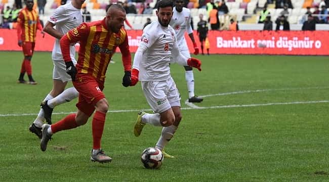 Yeni Malatya'ya galibiyet yetmedi, Sivasspor çeyrek finalde