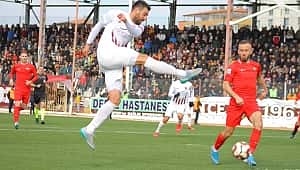 Akhisarspor lider Hatayspor'u deplasmanda devirdi
